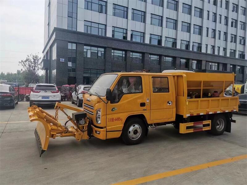 雙排座江鈴除雪車